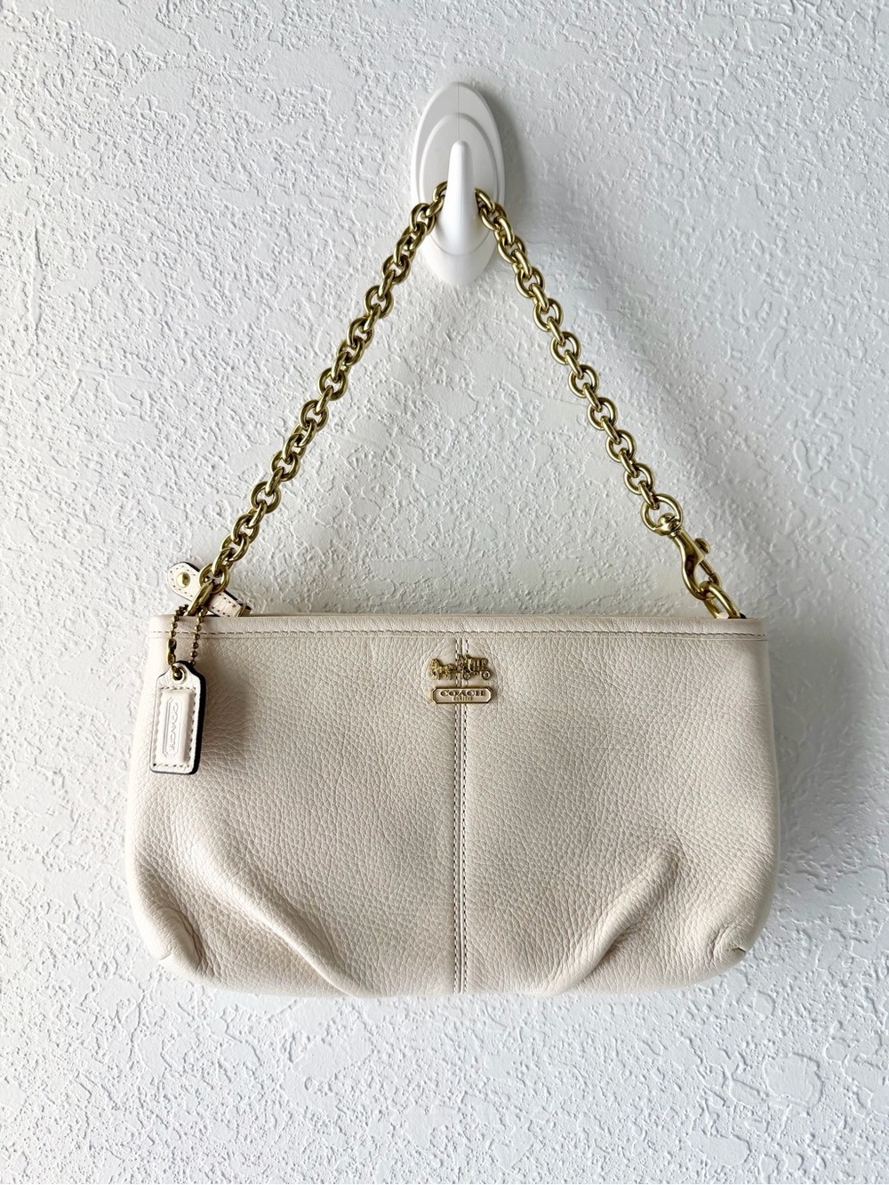 Coach Ivory Pebbled Leather Chain Strap Wristlet Shoulder Bag